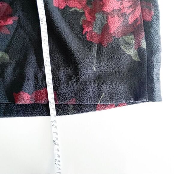 Black Tape_ Dress Burgundy Floral Short Sleeved V-Neck Sheath Back Zip Women's M - Picture 9 of 9